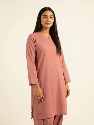 House model: Pakistani woman in her early twenties, medium-tan complexion, long straight hair.